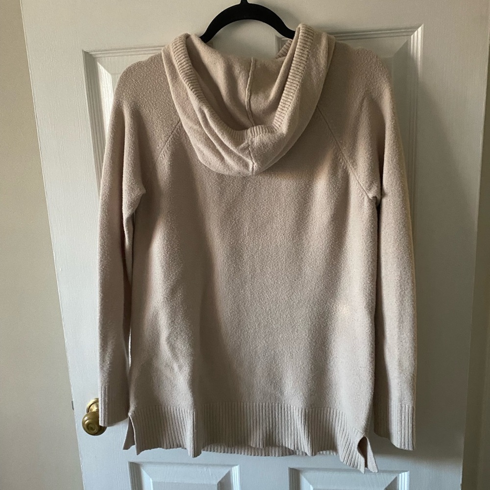 Sonoma light tan hooded  sweatshirt. Size medium.
